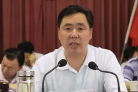 商丘市政府党组成员、副市长倪玉民主动投案接受审查调查视频封面