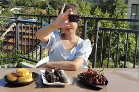 回村后第一次过中秋节，做个巧克力冰淇淋月饼吃吧！视频封面