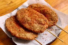 以前街边卖超火的炸牛排，教你在家做，口感酥脆，鲜香味美视频封面