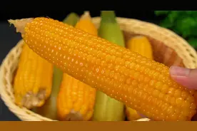 煮玉米时不要直接下锅煮，多加这几步，玉米香甜软糯，营养全保留