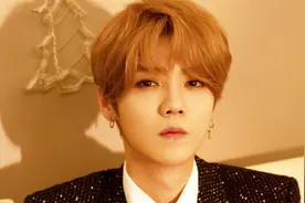 鹿晗腾讯星光大赏演唱《夜的尽头》，现场真唱太稳了！视频封面