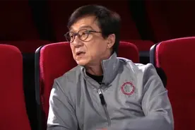 曾经的香港有多乱，成龙感到后怕，直言能在内地拍戏太舒服了视频封面