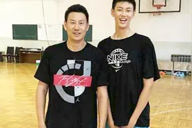 李楠与儿子进行单挑训练，这是中国男篮的未来吗视频封面