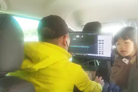 102集,六万的床车改装分解,电脑显示器如何在车上固定,还能当电视