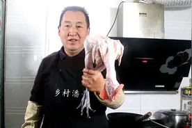 鸡肉做火锅吃才过瘾，而且就服湖南这种做法，香辣开胃又好吃