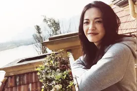 姚晨生病到医院检查，老公曹郁眉头紧锁全程陪伴，网友：保重身体视频封面