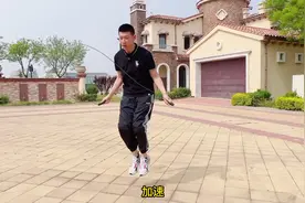 再忙也要跳绳，1天跳绳500次，高效燃脂，原地就能做