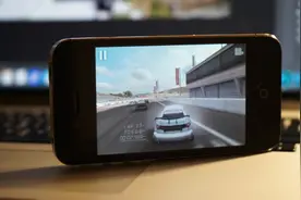 iOS上的老游戏-正版真实赛车初代，使用原生iOS5的iPhone4s运行视频封面