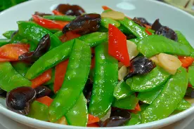 大鱼大肉吃腻了，试试这道素炒荷兰豆，翠绿入味，营养不流失视频封面