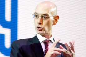 莫雷风波愈演愈烈 NBA总裁肖华声明遭美政客声讨：令人作呕视频封面