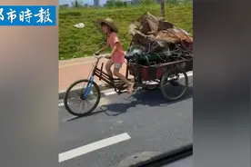 8岁小女孩帮外婆蹬三轮卖废品换取零花钱视频封面