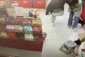 杠上了！江苏一女子超市被咬，狗主人带狗道歉，不料再被狗扑倒