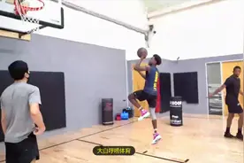 韦德儿子扎伊尔开启训练模式，争取早日加盟NBA视频封面
