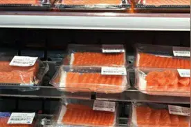 震惊！进口三文鱼切割案板竟测出新冠病毒！我们不能放松警惕！视频封面