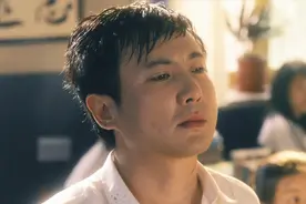 田雨遭全班同学殴打，艾伦想上去补一脚，结果尴尬了视频封面