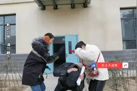 黑探嘉浚：太气人！小伙同时和闺蜜俩恋爱，最终玩火自焚视频封面
