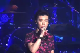 乔任梁演唱会上公开女友徐璐，话里满是宠溺，当年真是爱惨了！视频封面