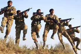 印度打死巴铁特种兵军官，曾生擒印飞行员，欢呼终于复仇成功视频封面