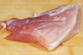 为什么炒的肉总是又老又柴，大厨告诉你正确做法，出锅鲜嫩又爽滑