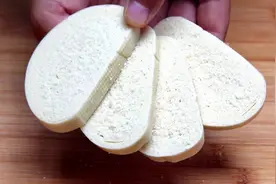 这才是馒头片正确做法，少油少盐不油腻，香酥脆爽，做法还简单