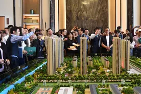 杭州再现“万人摇号”：6万人抢959套房，转手可挣百万