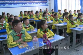 今日高新区丨万境水岸小学：“疫”去春暖 复学归来视频封面