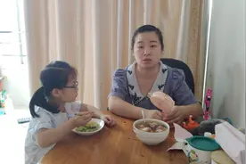五岁多闺女居然长这么高，众多网友想知道秘诀，五分钟视频告诉你视频封面