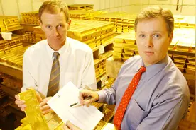 中国为何不将存在美国的600吨黄金运回？美联储或数次拒绝视频封面