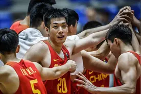 中国男篮再曝欠薪丑闻！已拖欠球员工资11个月，连奖金都被克扣了视频封面