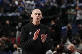 独行侠13年功勋主帅卡莱尔宣布离任，曾率球队赢下队史唯一总冠军视频封面