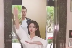【搞笑视频】我笑点很高，但这次真的忍不住，哈哈哈哈视频封面