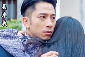 纵观吴卓羲17年里的影像变化，岁月催人老，小鲜肉已成了沧桑大叔