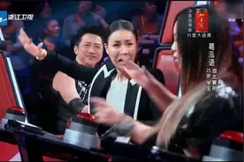好声音：爆炸头小哥来啦，直接摇滚走起来，阿妹直接要转身！视频封面