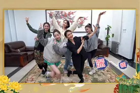 CCTV3《岁岁又重阳》五大美女主持人在后台跳广场舞？视频封面
