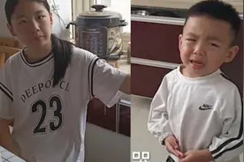 姐弟俩关门吵架，4岁弟弟被训哭向妈妈告状，妈妈处理方式引怒赞