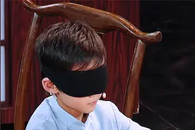 中国身价最高的神童，8岁蒙眼辨千种中药，中医小药王如今怎样了视频封面