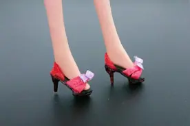 给芭比娃娃做双迷你高跟鞋，还可以夏天穿，简单漂亮的手工diy