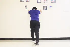 每天4分钟精准拉伸小腿内侧外侧肌肉，暴瘦你的粗壮小腿