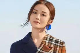 阿Sa仅穿内衣拍戏太敬业！嘴里塞球被保鲜膜裹住，臭水沟里光脚走视频封面