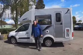 英国雪铁龙小房车 - 空间紧凑但不拥挤（机翻字幕）视频封面