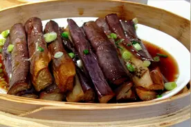 糖友蒸茄子吃，血糖飙升，原因让人想不到！视频封面