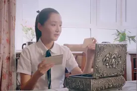 最美的：女儿意外发现收养证，得知自己不是亲生的，小姨才是亲妈视频封面