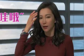 美女看见猛男爆笑场面：杰森斯坦森这身肌肉，李冰冰都看呆了！视频封面