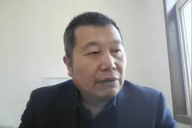 重庆49中学生质疑学校五一放假时间太短，学校回复只能以情说理视频封面