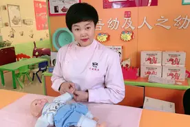 宝宝经常流口水需要注意了，有可能是因为脾虚，一个手法可以改善