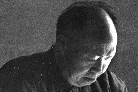 长征途中吃饭时，罗荣桓元帅为何总是借故出去“散步”视频封面