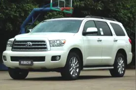 丰田V8顶级SUV 当初110多万比肩宝马 9年过去仍值40万！