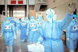 武汉海陆空解封！15分钟回顾76个日夜，外国人泪目：中国太伟大了视频封面