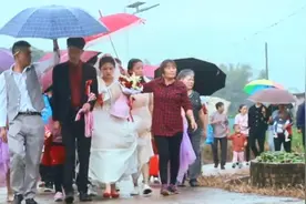 广东一姑娘出嫁全程，新郎家条件不太好，会幸福吗