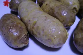 放寒假了闺女在家无聊，吵着要吃烤肠，这个还难不倒我，说做就做视频封面